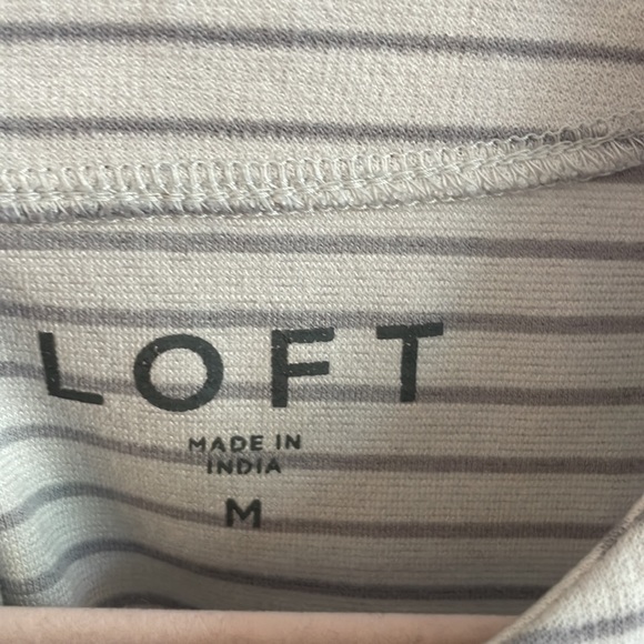 Ann Taylor LOFT Grey/white Stripe Button Back Tank M - Picture 4 of 5